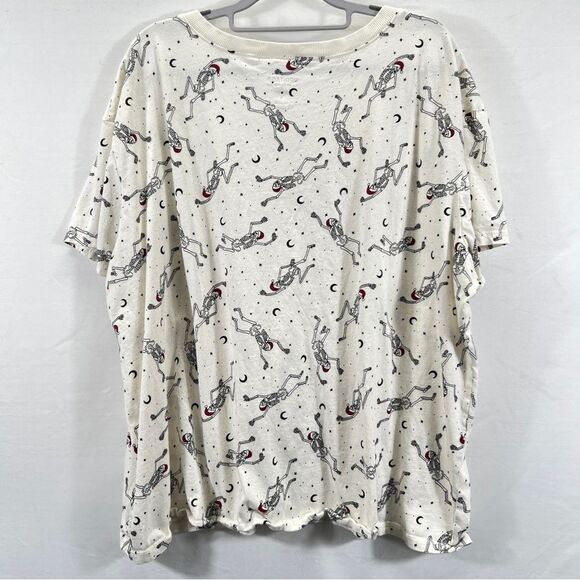 Torrid Dancing Santa Skellies Whisper White V-Neck Tee - Picture 5 of 7